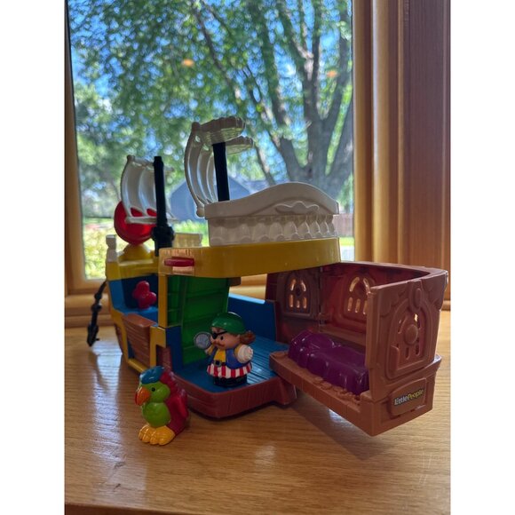 Fisher-Price Little People Pirate Ship Playset With Music Sounds & 2 Figures - Picture 5 of 9